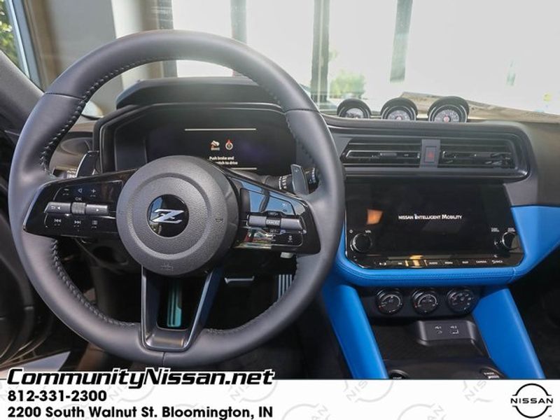 Vehicle image 13 of 27