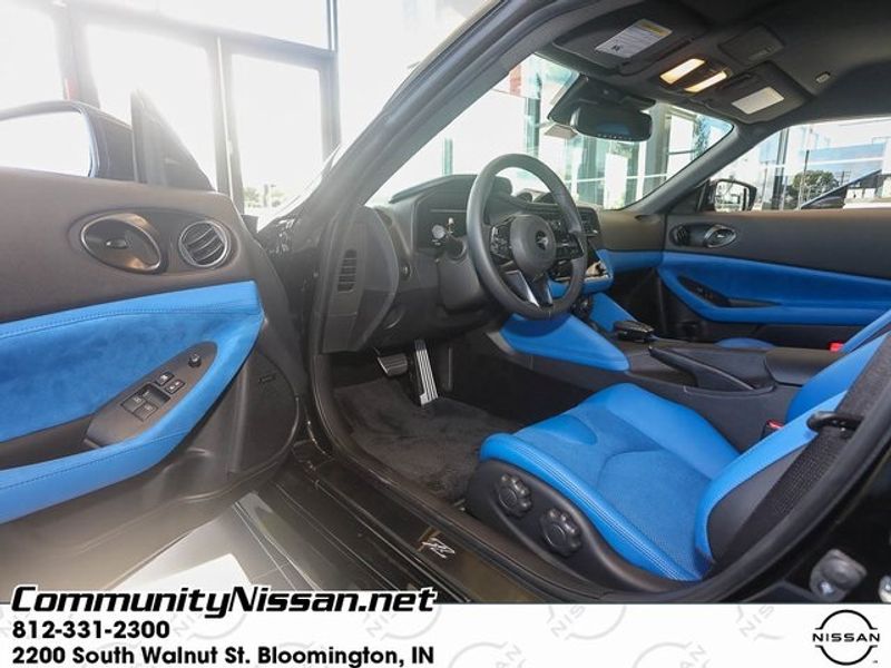 Vehicle image 11 of 27