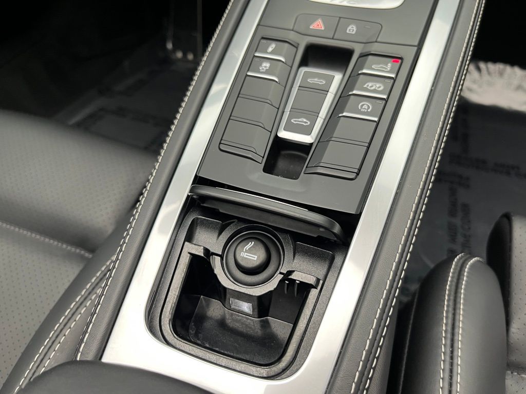 2024 Porsche 718 Boxster GTS 4.0 Image 32 of 50