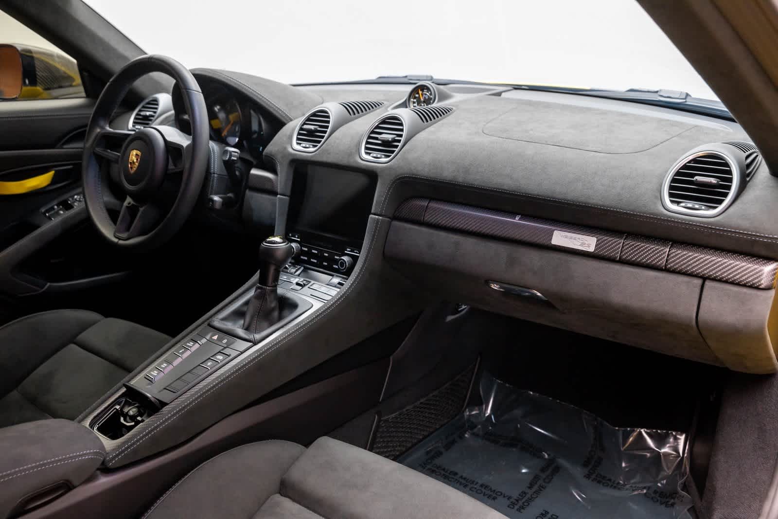 2024 Porsche 718 Cayman GT4 RS Image 18 of 55