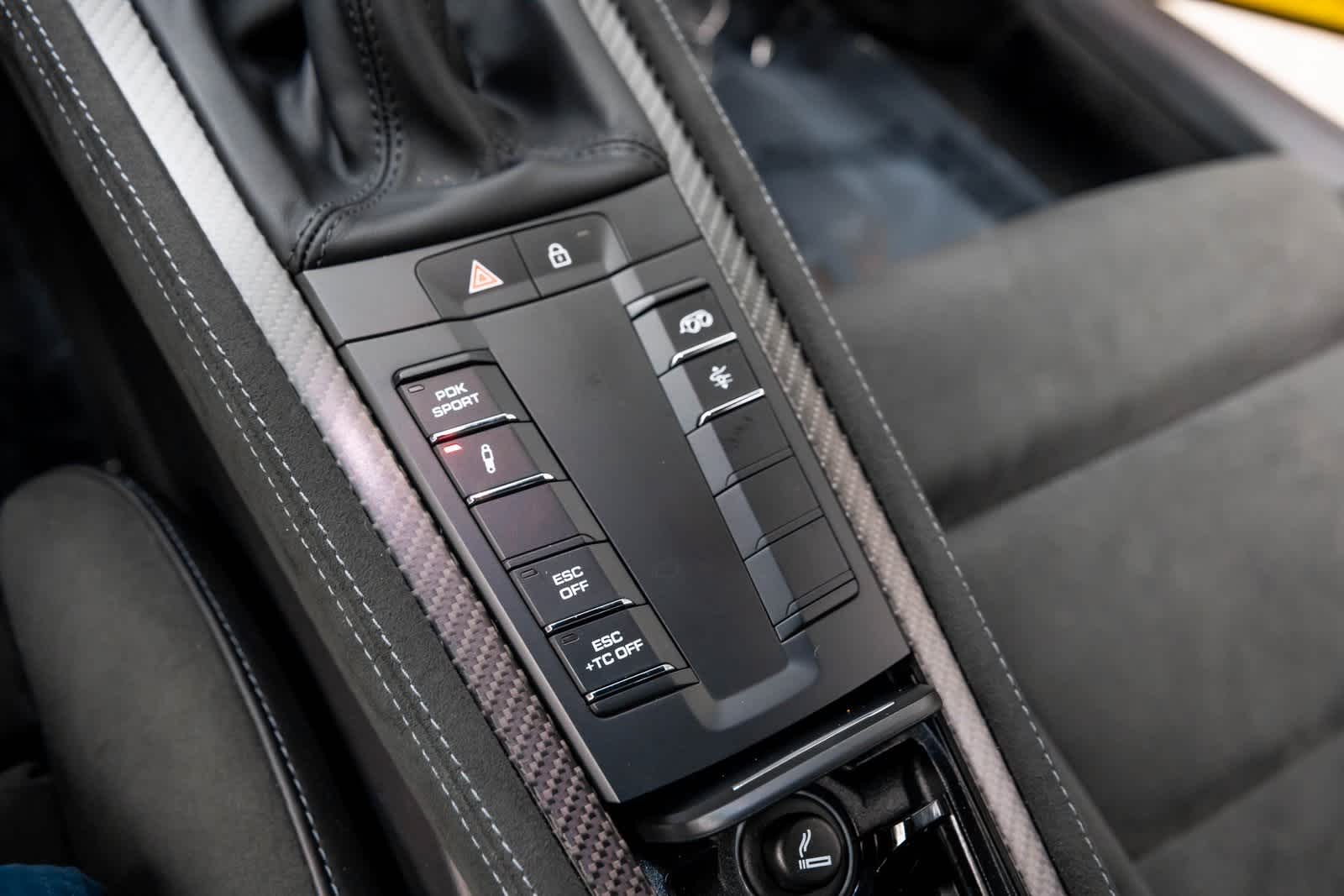 2024 Porsche 718 Cayman GT4 RS Image 30 of 55