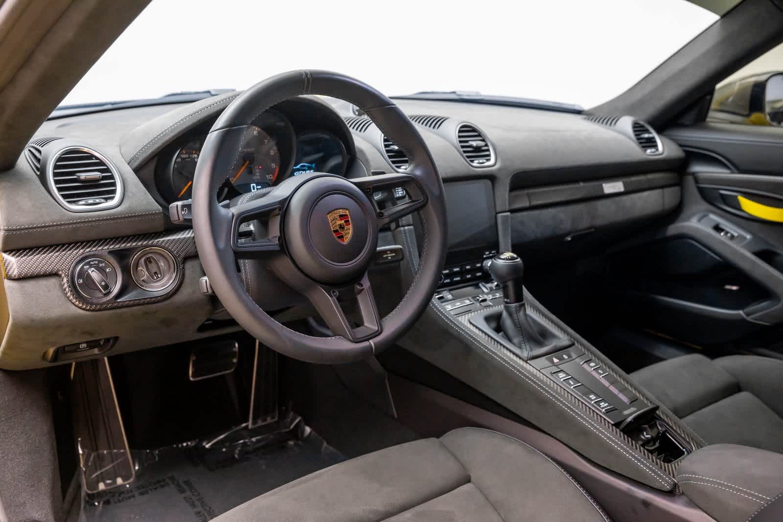 2024 Porsche 718 Cayman GT4 RS Image 19 of 55