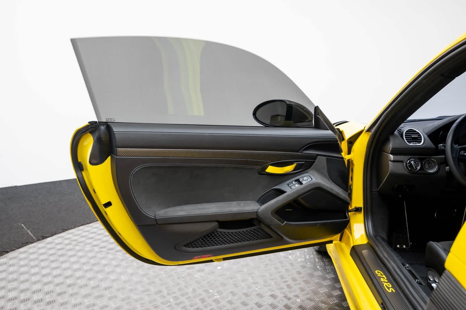 2024 Porsche 718 Cayman GT4 RS Image 20 of 55