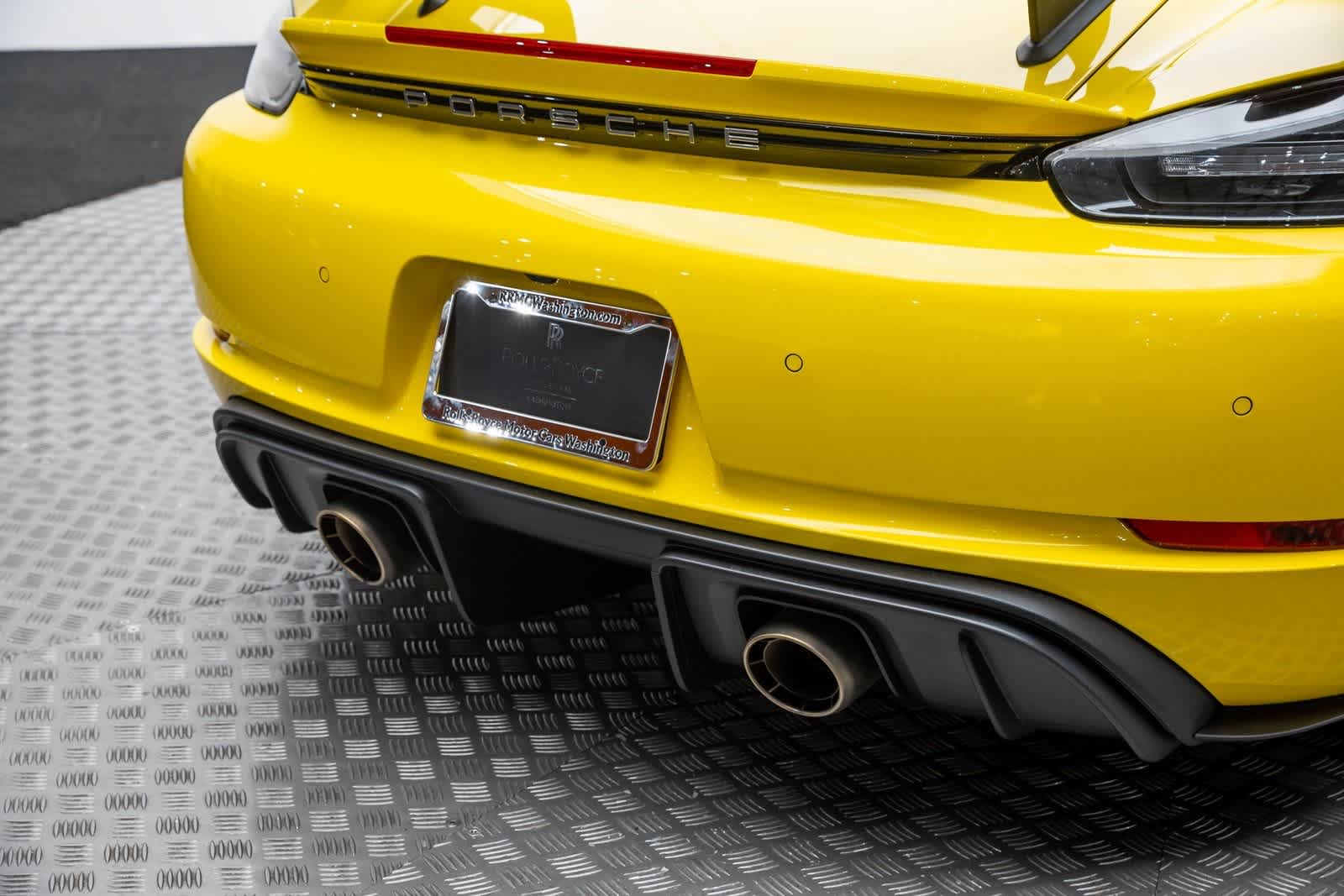 2024 Porsche 718 Cayman GT4 RS Image 37 of 55