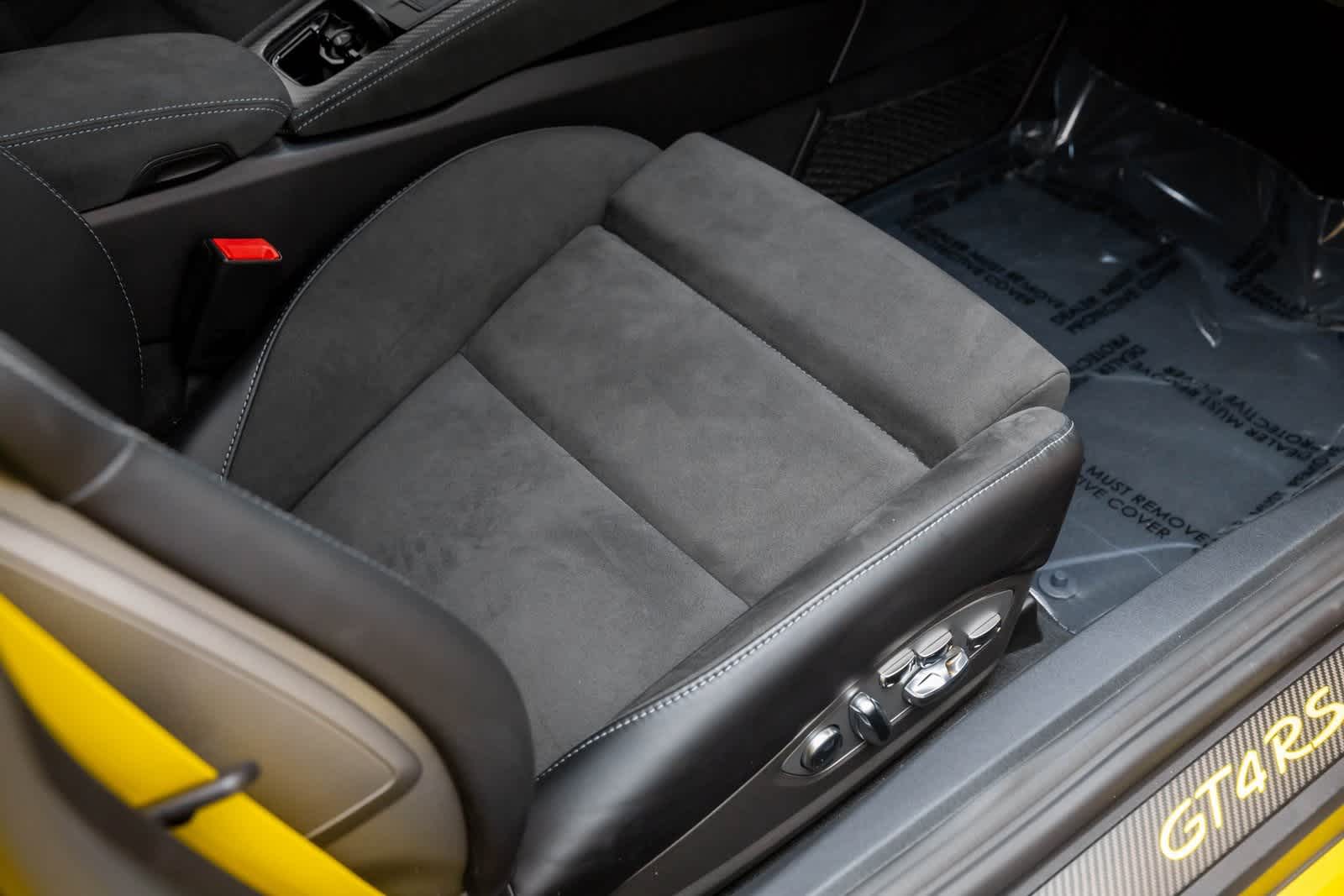 2024 Porsche 718 Cayman GT4 RS Image 17 of 55