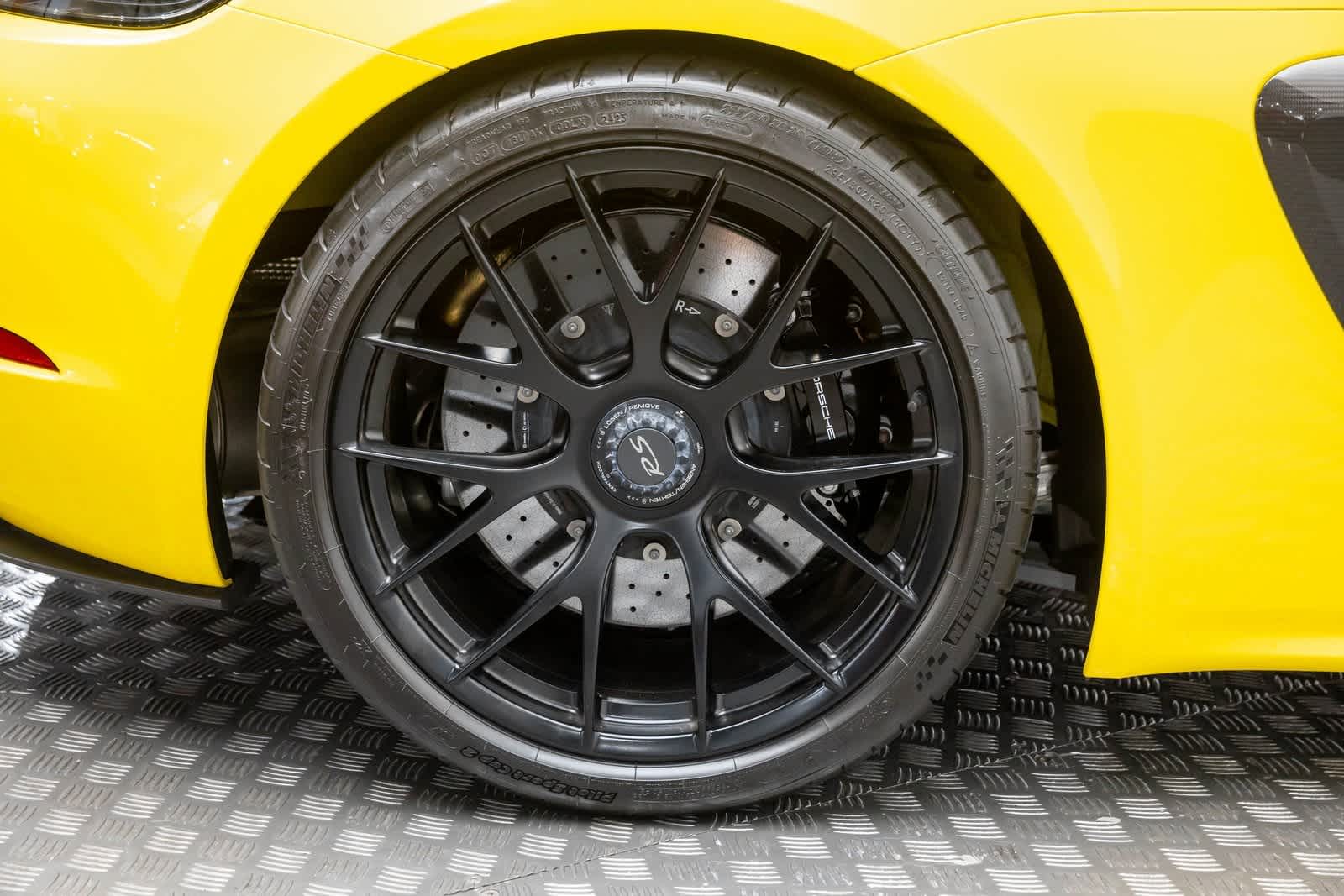 2024 Porsche 718 Cayman GT4 RS Image 11 of 55