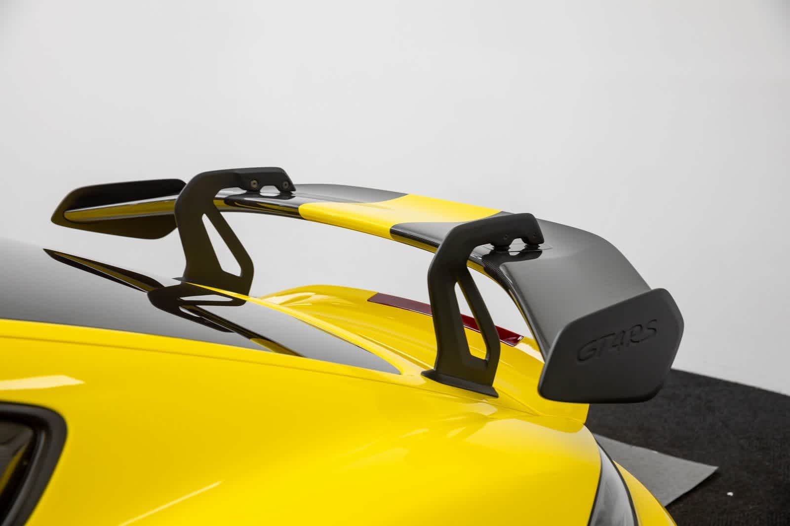 2024 Porsche 718 Cayman GT4 RS Image 39 of 55