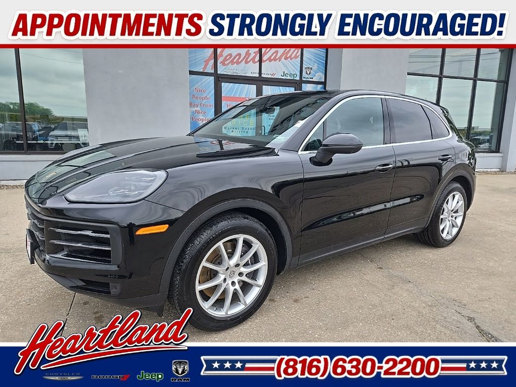 2024 Porsche Cayenne Base Image 1 of 103