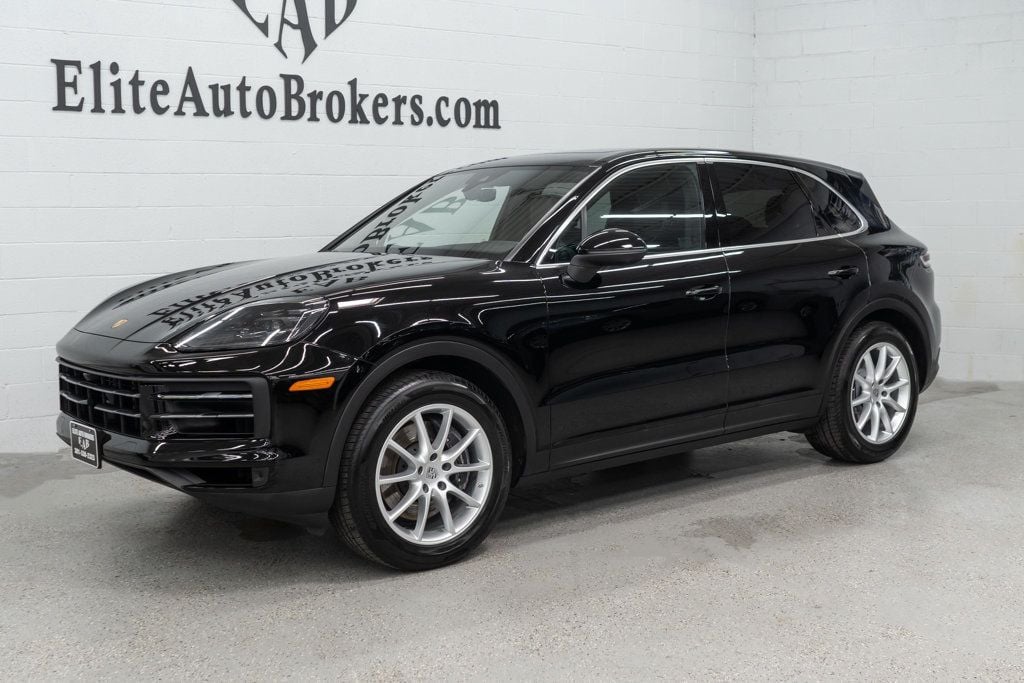 2024 Porsche Cayenne Base Image 1 of 57