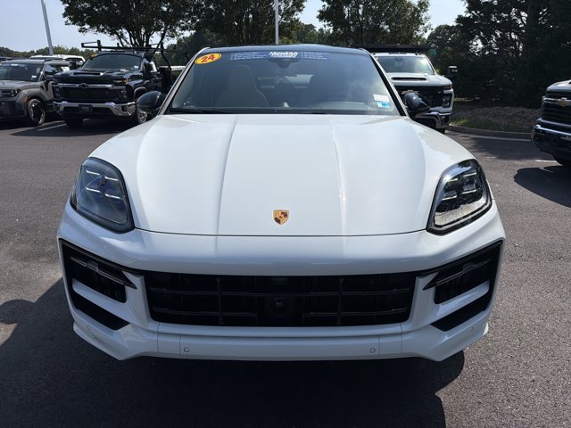 2024 Porsche Cayenne S Image 3 of 37