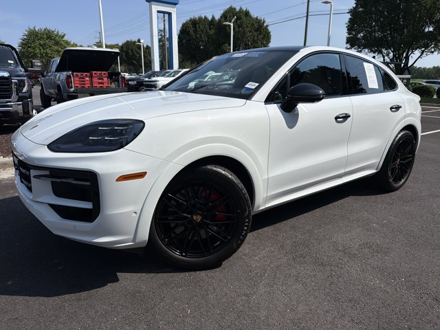 2024 Porsche Cayenne S Image 1 of 37