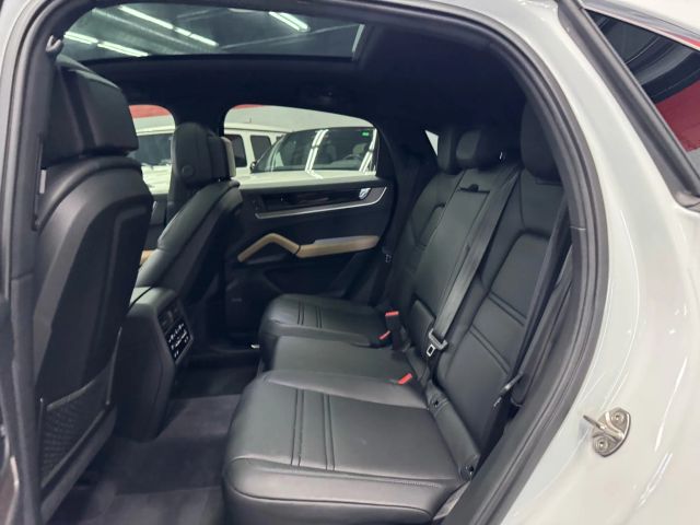 Vehicle image 22 of 23