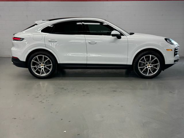 Vehicle image 4 of 23