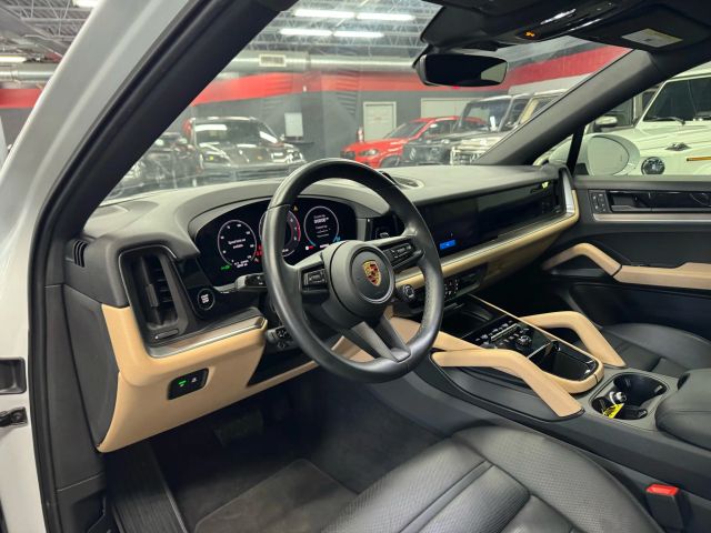 Vehicle image 14 of 23