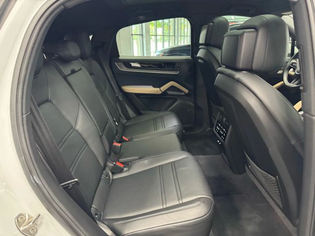 Vehicle image 12 of 23