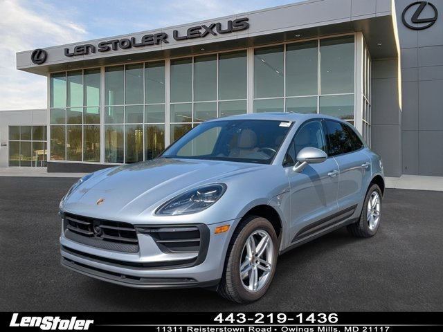 2024 Porsche Macan Base Image 1 of 34