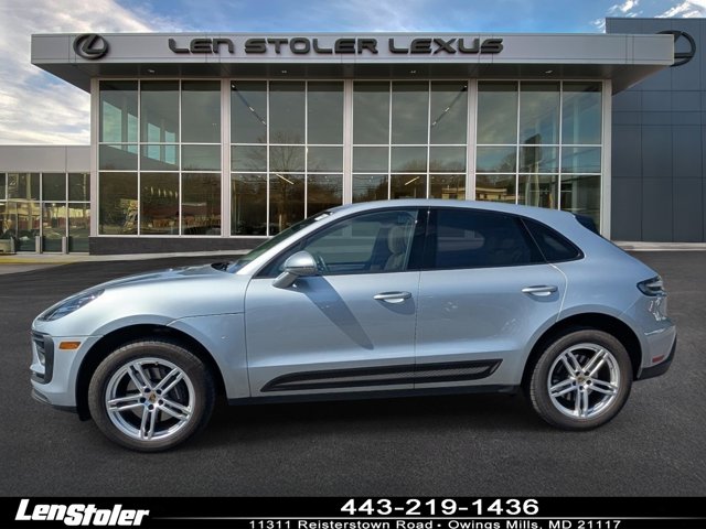 2024 Porsche Macan Base Image 3 of 34