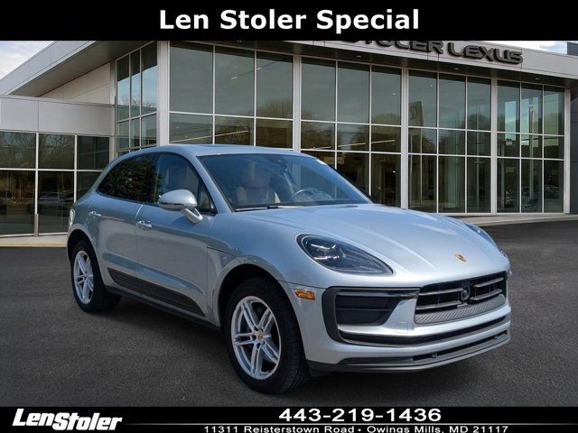 2024 Porsche Macan Base Image 2 of 34
