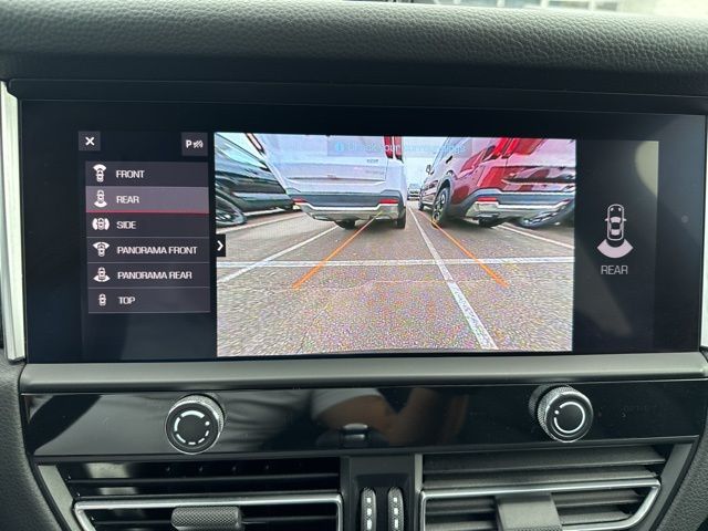 2024 Porsche Macan Base Image 13 of 30