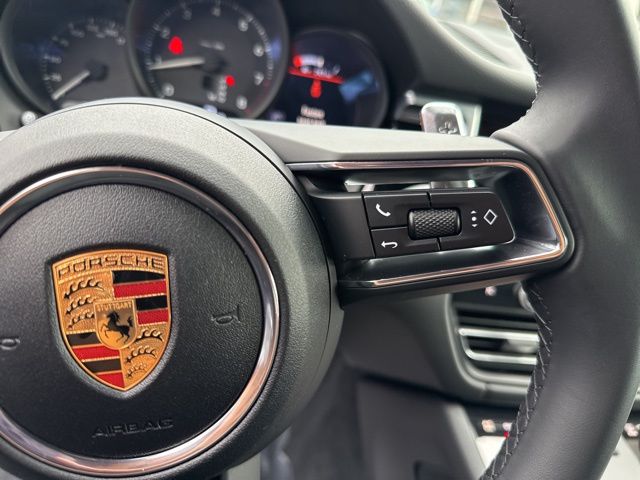 2024 Porsche Macan Base Image 11 of 30