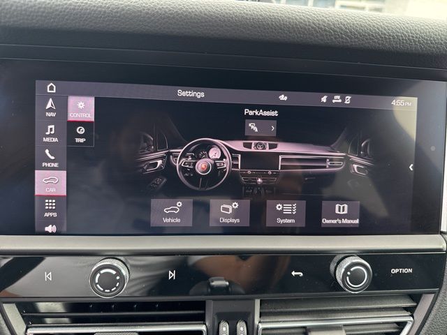 2024 Porsche Macan Base Image 16 of 30