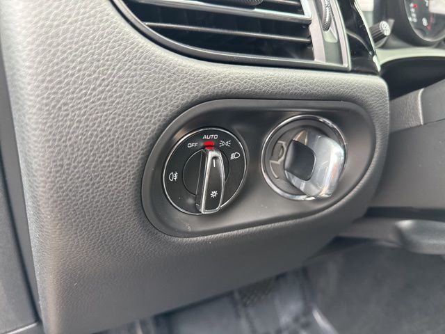 2024 Porsche Macan Base Image 29 of 30