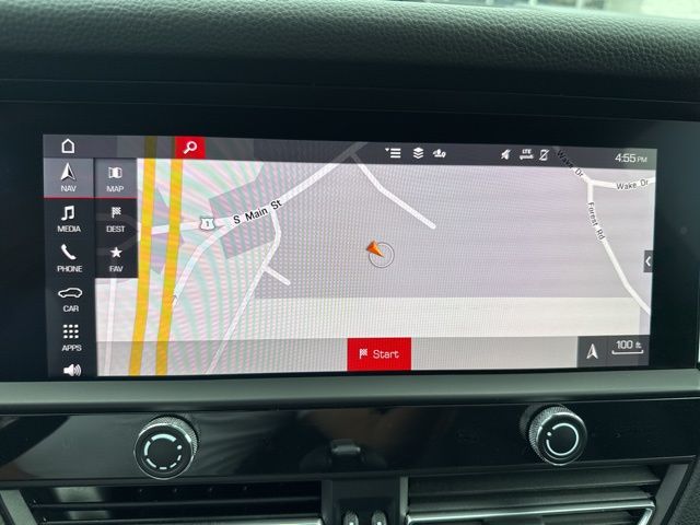 2024 Porsche Macan Base Image 15 of 30