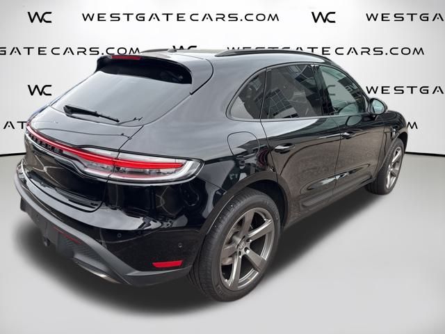 2024 Porsche Macan Base Image 4 of 30