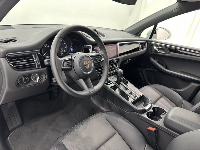 2024 Porsche Macan Base Image 23 of 57