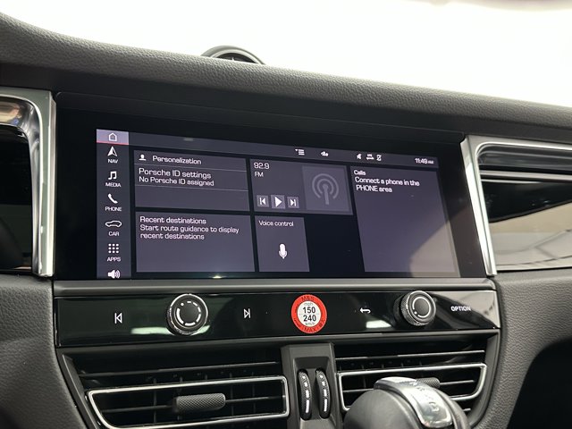 2024 Porsche Macan Base Image 32 of 57