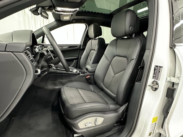 2024 Porsche Macan Base Image 21 of 57