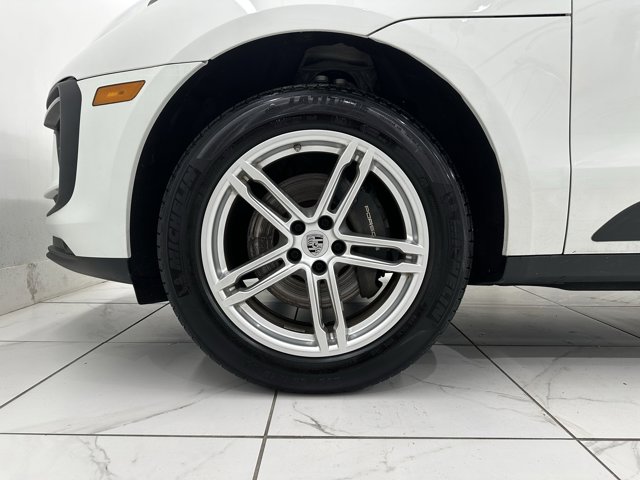 2024 Porsche Macan Base Image 15 of 57