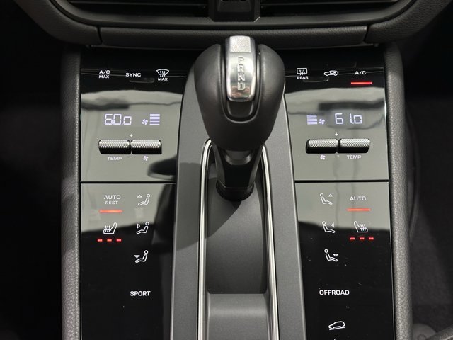 2024 Porsche Macan Base Image 36 of 57