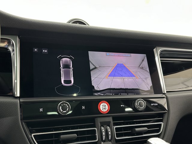 2024 Porsche Macan Base Image 34 of 57