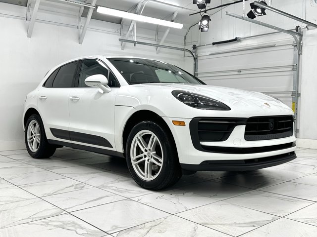 2024 Porsche Macan Base Image 6 of 57