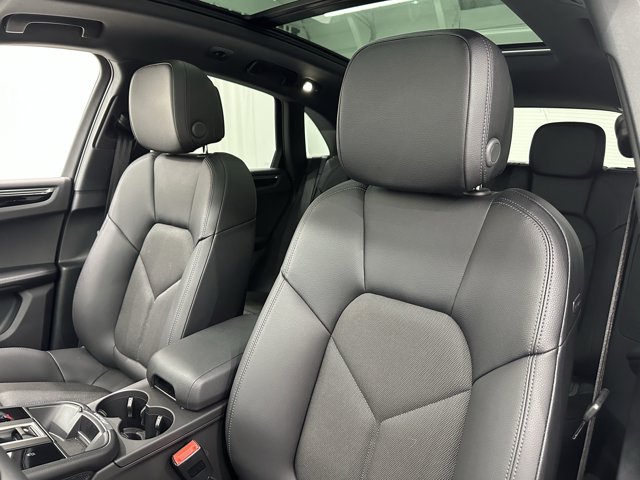 2024 Porsche Macan Base Image 17 of 57