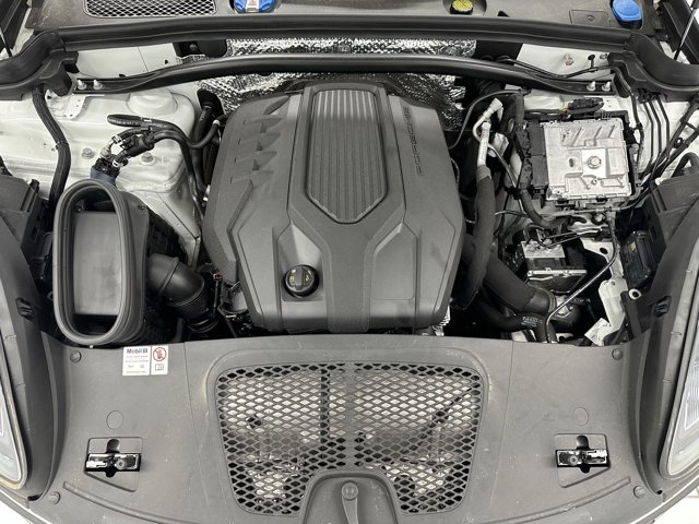 2024 Porsche Macan Base Image 14 of 57