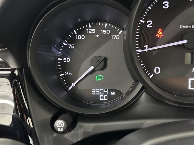 2024 Porsche Macan Base Image 29 of 57