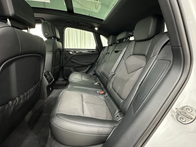 2024 Porsche Macan Base Image 19 of 57