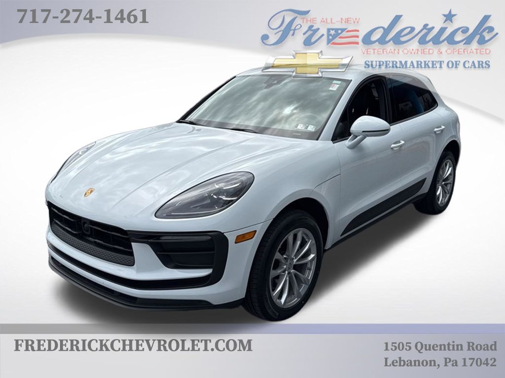 2024 Porsche Macan T Image 1 of 29