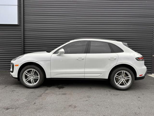 2024 Porsche Macan T Image 5 of 7