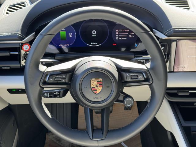 2024 Porsche Macan Electric 4 Image 17 of 25