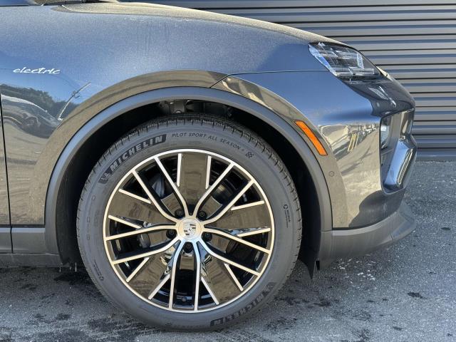 2024 Porsche Macan Electric 4 Image 12 of 25