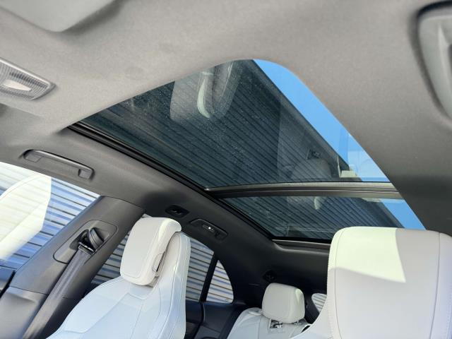 2024 Porsche Macan Electric 4 Image 19 of 25