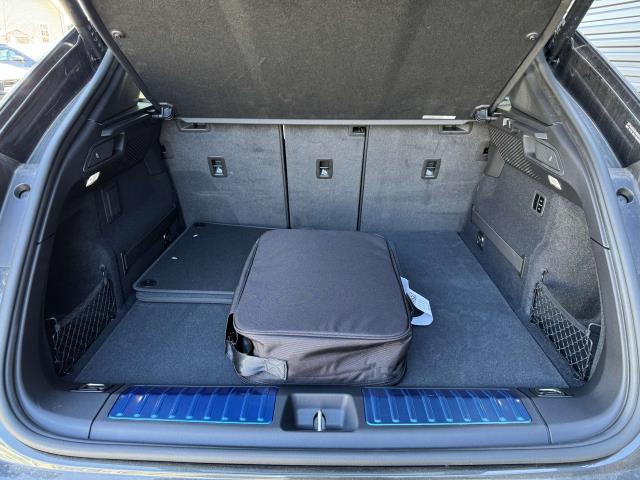 2024 Porsche Macan Electric 4 Image 15 of 25