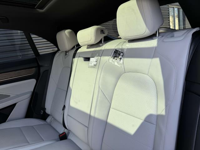 2024 Porsche Macan Electric 4 Image 18 of 25