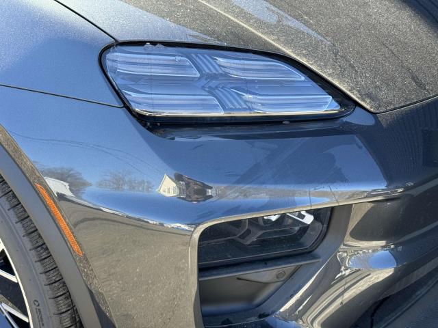 2024 Porsche Macan Electric 4 Image 13 of 25