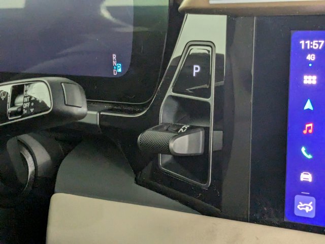 Vehicle image 24 of 25
