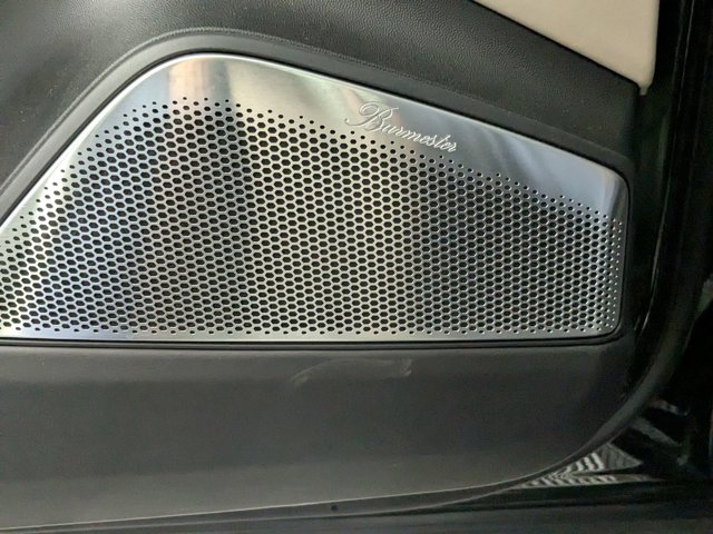 Vehicle image 22 of 25