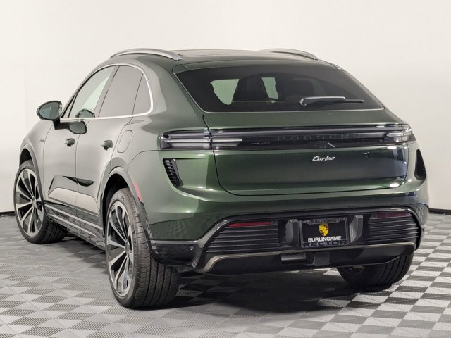 Vehicle image 7 of 25